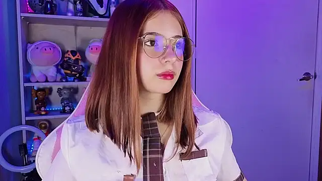 EmilyMiller  online show from December 2025 04:57:02 PM