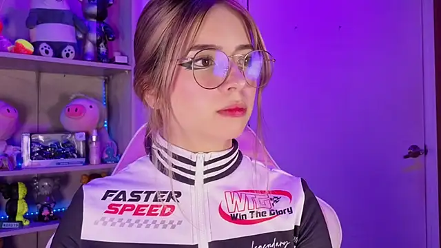 EmilyMiller  online show from March 2026 04:21:02 PM