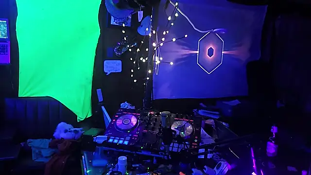 Snapshot of tayshie chatting on February 2025 11:22:02 AM tayshie online show from February 2025 11:22:02 AM