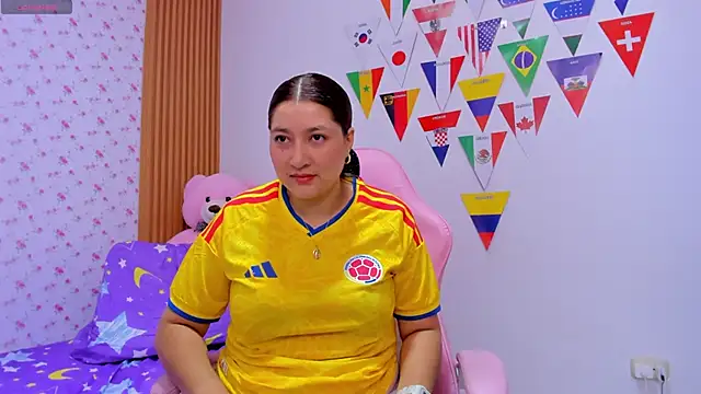 Snapshot of Soyqueen chatting on June 2026 04:13:01 AM Soyqueen online show from June 2026 04:13:01 AM