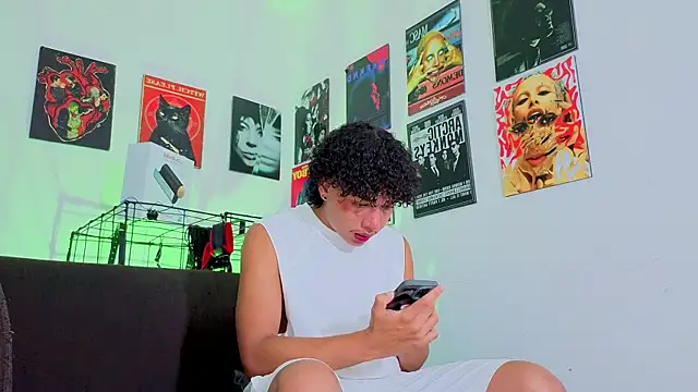 Snapshot of GaelOconner chatting on October 2025 11:29:02 PM GaelOconner online show from October 2025 11:29:02 PM