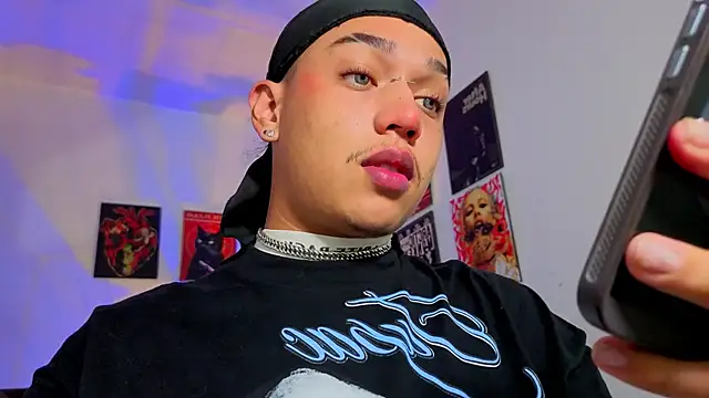 Snapshot of GaelOconner chatting on November 2025 01:27:02 AM GaelOconner online show from November 2025 01:27:02 AM