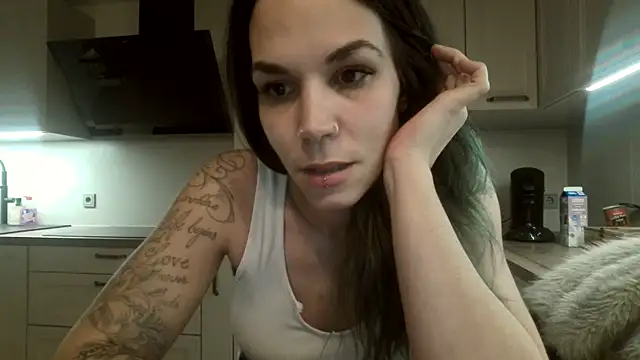 Lady Knaller online show from December 2025 09:22:02 PM