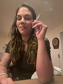 Snapshot of Lady_Knaller chatting on May 2026 07:10:02 PM Lady Knaller online show from May 2026 07:10:02 PM