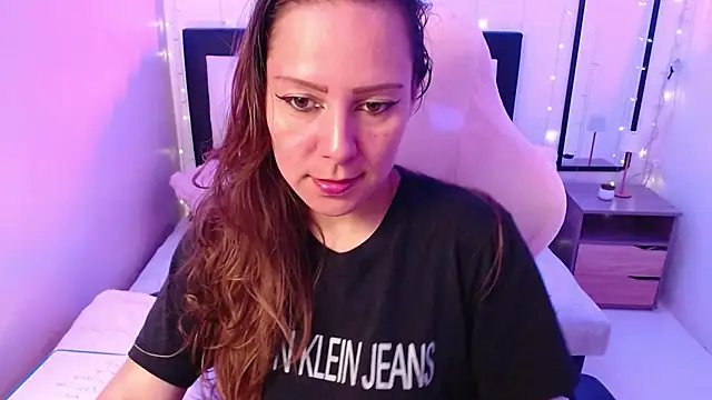 Snapshot of camila_delarosa chatting on July 2026 05:56:02 PM camila delarosa online show from July 2026 05:56:02 PM
