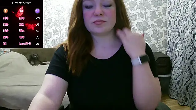 Snapshot of Sabrina_Poison chatting on February 2025 02:31:02 PM Sabrina Poison online show from February 2025 02:31:02 PM