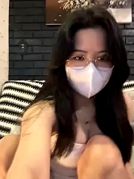 Snapshot of Kyomi-ibaby chatting on October 2025 10:38:02 AM Kyomi-ibaby online show from October 2025 10:38:02 AM