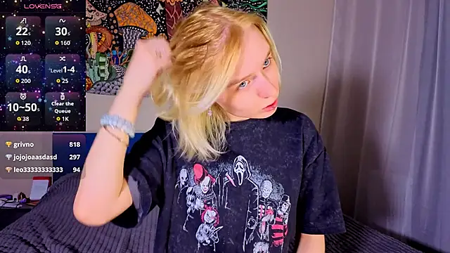 Crayzy Luv online show from March 2026 07:51:01 PM