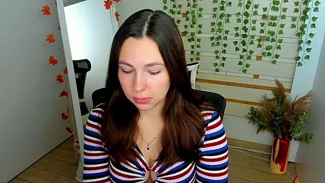 Lexy flower online show from October 2025 12:25:02 PM