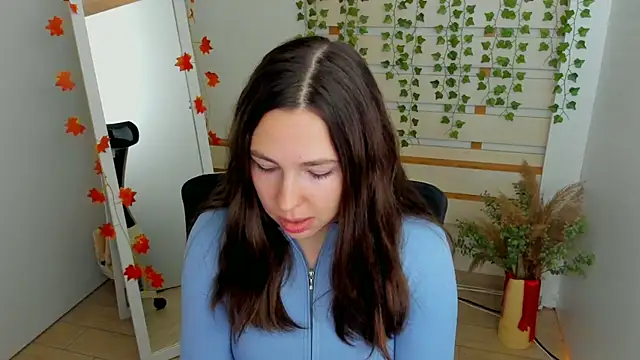 Lexy flower online show from October 2025 01:00:02 PM