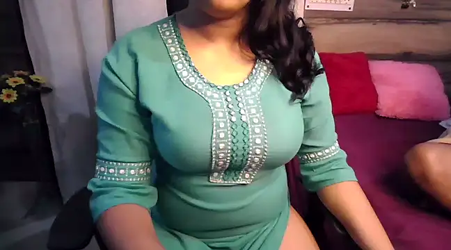 Trezza online show from December 2024 10:19:01 PM