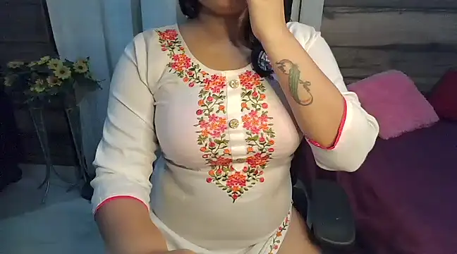 Trezza online show from December 2024 07:28:02 PM