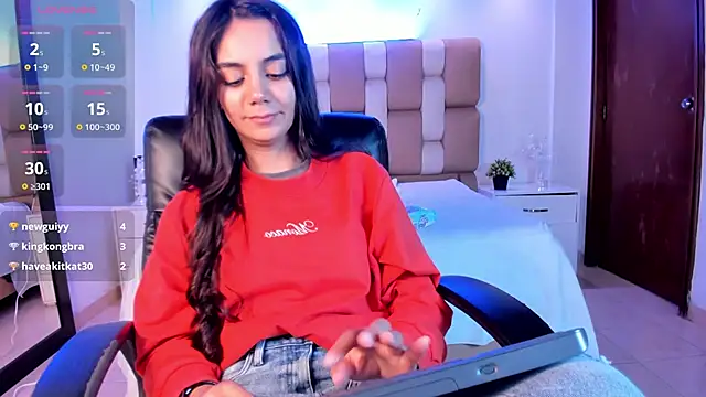 Snapshot of martina_mancini chatting on March 2025 02:56:01 PM martina mancini online show from March 2025 02:56:01 PM