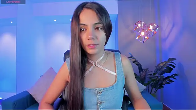 Snapshot of martina_mancini chatting on March 2025 12:00:01 PM martina mancini online show from March 2025 12:00:01 PM