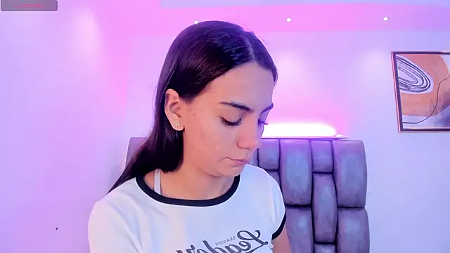 Snapshot of martina_mancini chatting on November 2025 12:37:02 PM martina mancini online show from November 2025 12:37:02 PM