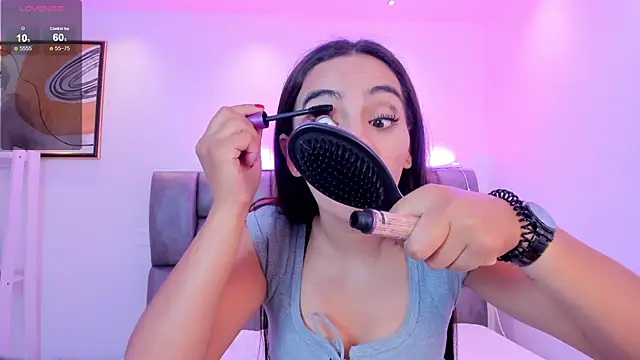 Snapshot of martina_mancini chatting on December 2025 11:47:01 AM martina mancini online show from December 2025 11:47:01 AM