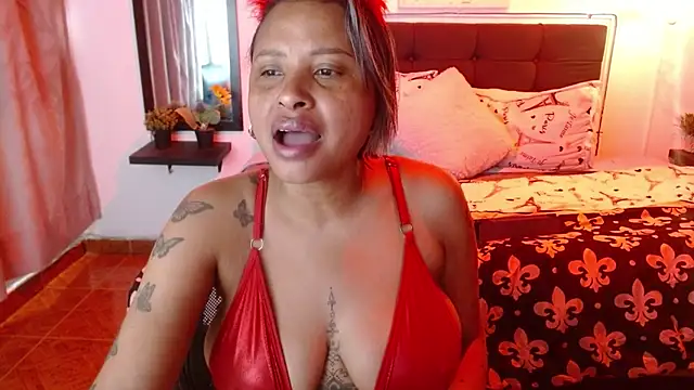 Snapshot of Dominik_girl chatting on May 2026 07:55:01 PM Dominik girl online show from May 2026 07:55:01 PM