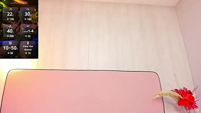 ShairaCoxx online show from February 2025 03:52:01 PM