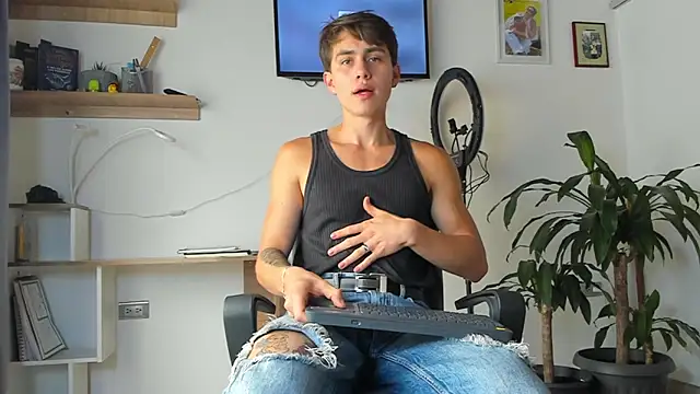 manucute 23  online show from October 2025 03:04:01 PM