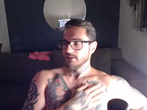 Snapshot of clark_r chatting on September 2025 10:57:01 PM clark r online show from September 2025 10:57:01 PM