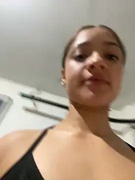 Snapshot of Alicia_ALICIA chatting on March 2025 08:32:02 PM Alicia ALICIA online show from March 2025 08:32:02 PM