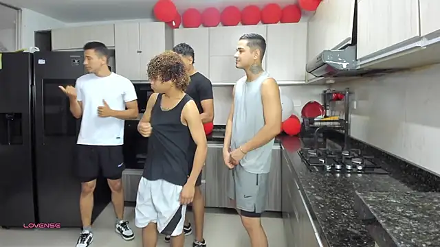 Snapshot of badguyss_bisex chatting on September 2025 11:24:01 AM badguyss bisex online show from September 2025 11:24:01 AM