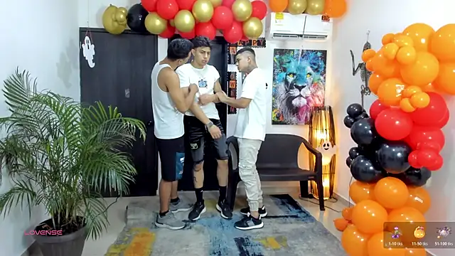 Snapshot of badguyss_bisex chatting on October 2025 11:32:02 AM badguyss bisex online show from October 2025 11:32:02 AM