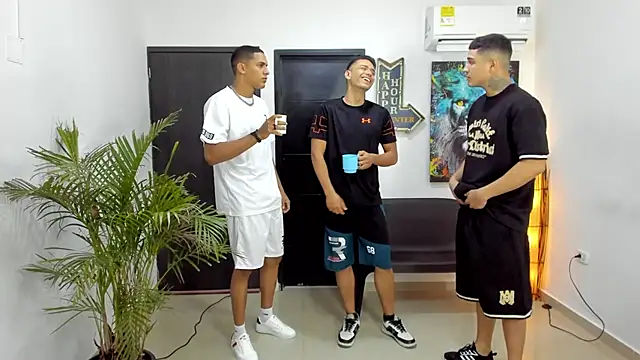 Snapshot of badguyss_bisex chatting on November 2025 11:32:02 AM badguyss bisex online show from November 2025 11:32:02 AM