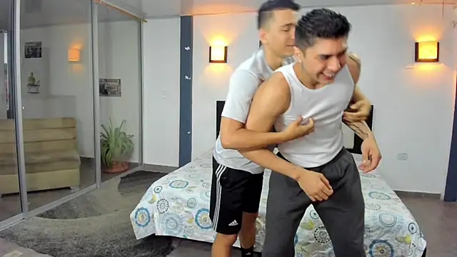 Snapshot of badguyss_bisex chatting on January 2026 11:36:01 AM badguyss bisex online show from January 2026 11:36:01 AM