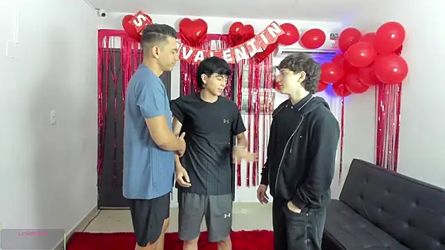 Snapshot of badguyss_bisex chatting on February 2026 11:28:02 AM badguyss bisex online show from February 2026 11:28:02 AM