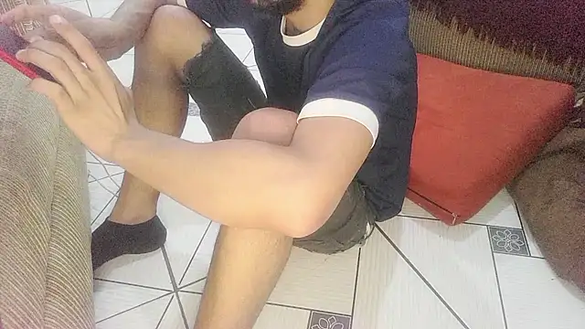 Snapshot of UncutToyBoy23cm chatting on November 2025 04:52:01 PM UncutToyBoy23cm online show from November 2025 04:52:01 PM