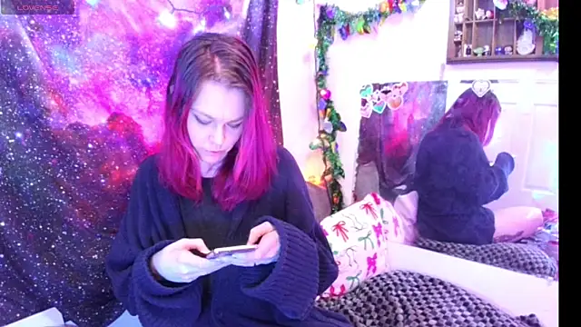 Snapshot of EverlyEster chatting on December 2024 06:01:02 AM EverlyEster online show from December 2024 06:01:02 AM