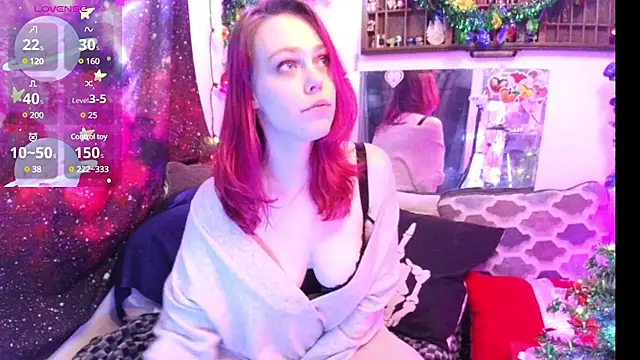 Snapshot of EverlyEster chatting on December 2024 11:23:02 AM EverlyEster online show from December 2024 11:23:02 AM