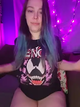 EverlyEster online show from April 2026 08:11:01 AM