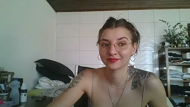 SweetyBabyDemon online show from September 2025 01:56:02 PM