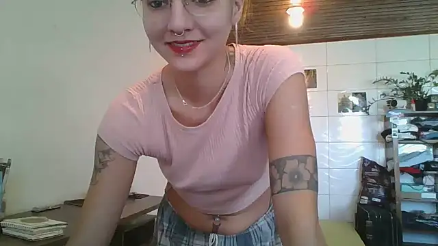SweetyBabyDemon online show from April 2026 01:17:01 PM