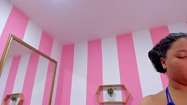 ISABELLA 020 online show from October 2025 01:29:01 PM