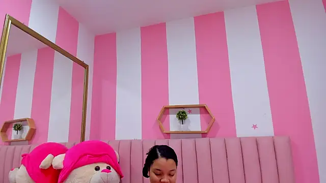 ISABELLA 020 online show from October 2025 01:57:02 PM