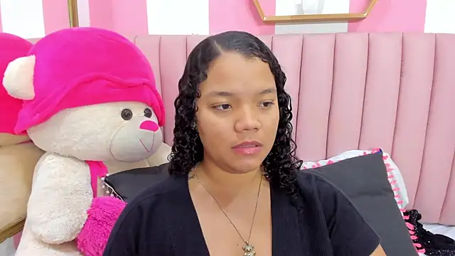 ISABELLA 020 online show from November 2025 01:58:02 PM