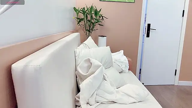 AKiKi711 online show from February 2026 04:52:01 AM