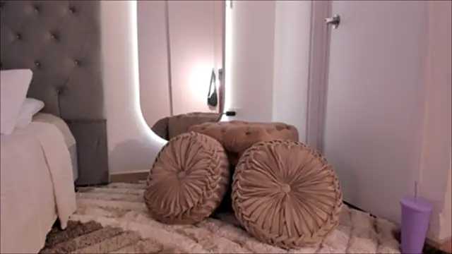 Snapshot of Lexie-red chatting on February 2025 09:39:02 PM Lexie-red online show from February 2025 09:39:02 PM