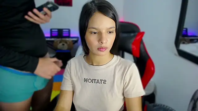 Snapshot of jessi_and_boy chatting on October 2025 03:46:02 PM jessi and boy online show from October 2025 03:46:02 PM