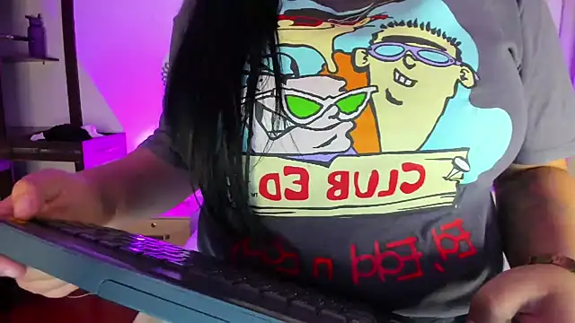 Kylie2211 online show from February 2025 02:40:01 AM