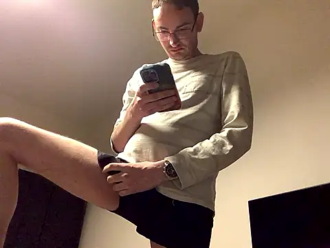 Hebrewhammers42 online show from April 2026 08:03:02 PM