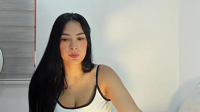 bella hadid1  online show from March 2026 07:49:02 PM