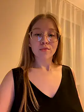 Eva Weyne online show from October 2025 06:42:01 PM