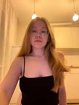 Eva Weyne online show from November 2025 07:46:02 PM