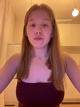 Snapshot of Eva_Weyne chatting on May 2026 08:13:02 PM Eva Weyne online show from May 2026 08:13:02 PM