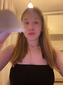 Snapshot of Eva_Weyne chatting on May 2026 08:07:01 PM Eva Weyne online show from May 2026 08:07:01 PM