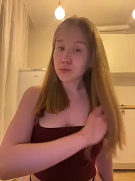 Snapshot of Eva_Weyne chatting on June 2026 09:20:02 PM Eva Weyne online show from June 2026 09:20:02 PM